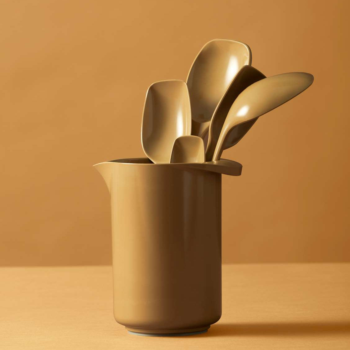 Mixing Jug with Tools