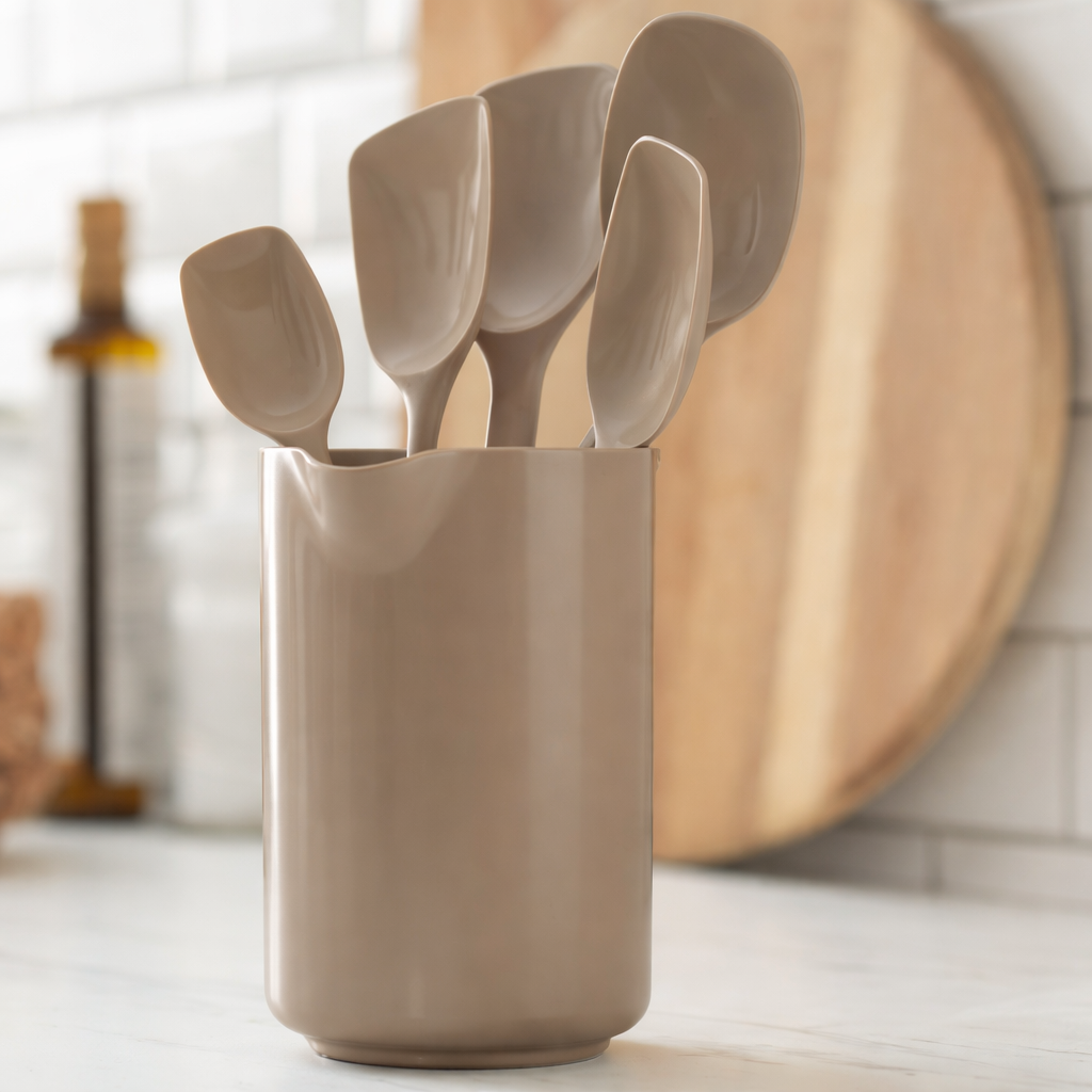 Mixing Jug with Tools