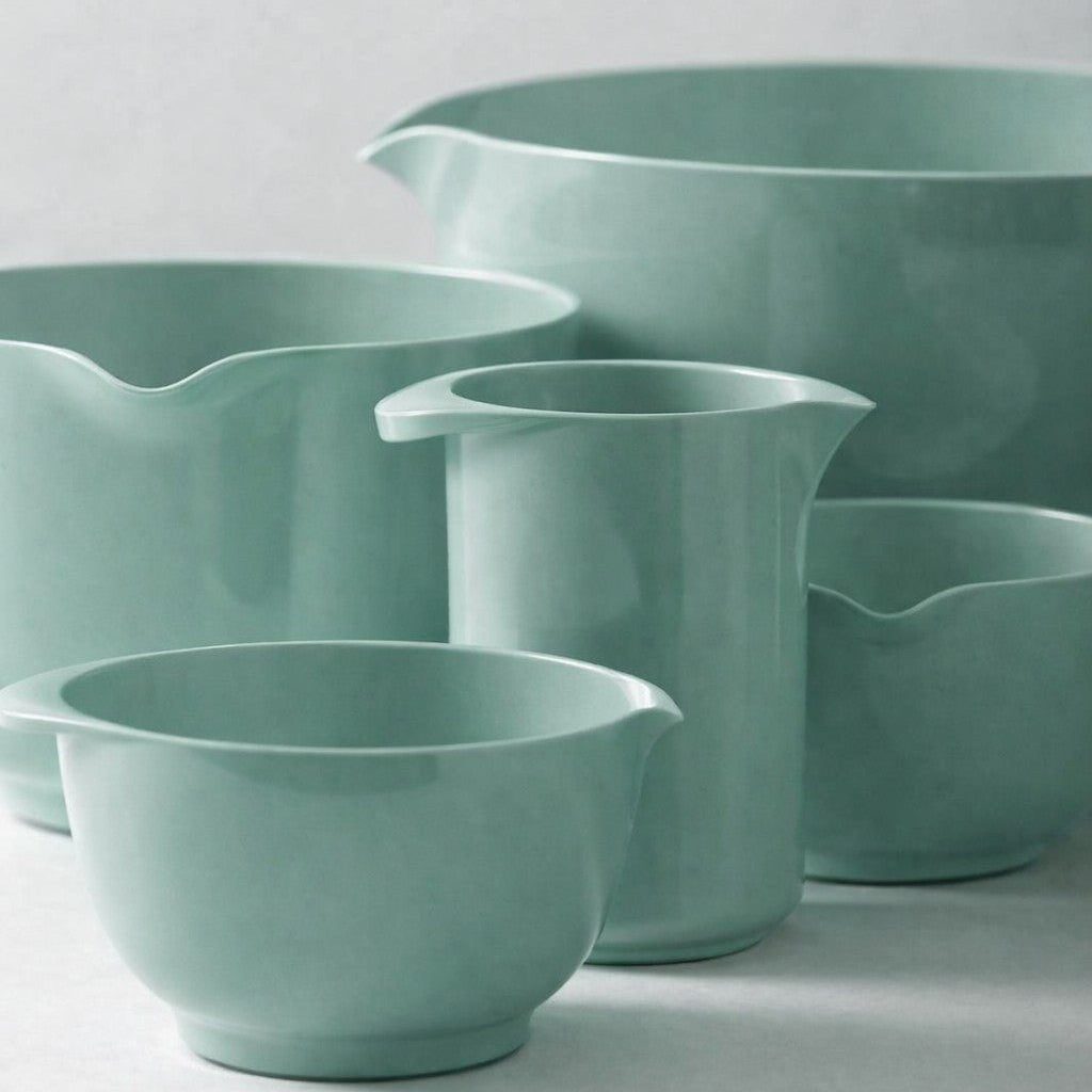 Mixing Jug with Tools