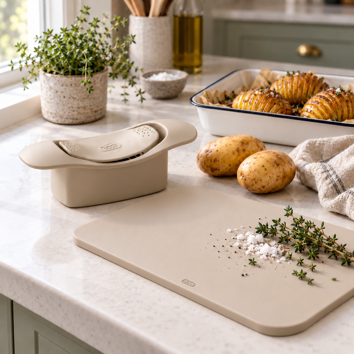 Cutting Board + Hasselback Cutter